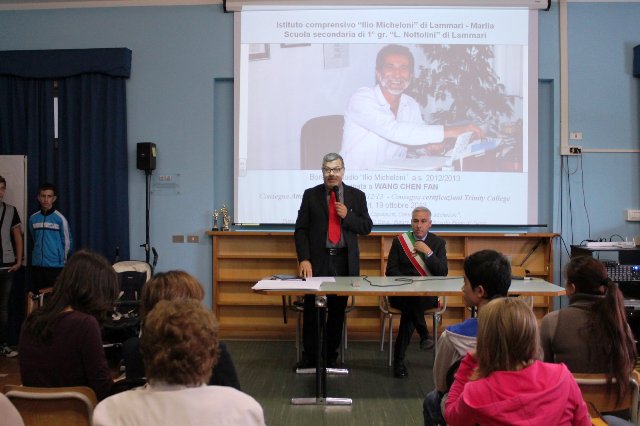 La cerimonia di consegna della borsa di studio 'Ilio Micheloni' a Lammari di sabato 19 ottobre 2013