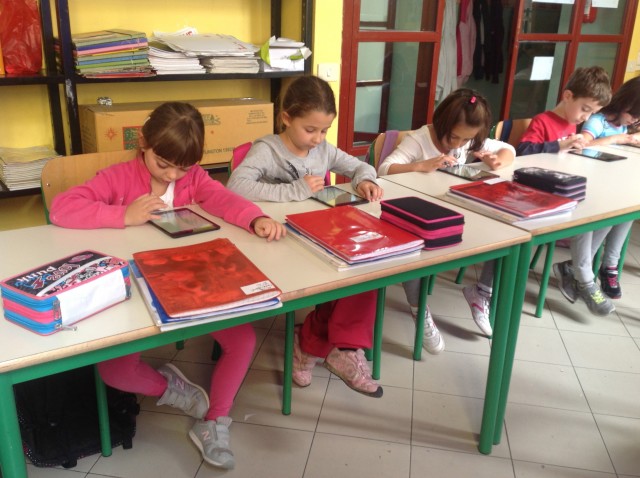 Gli studenti del Carducci con l'iPad