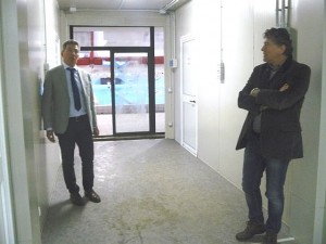 L'interno degli spogliatoi provvisori