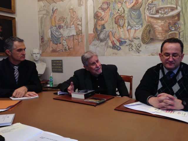 Ennio Clari, pianista, Cesare Orselli, musicologo e Fabrizio Sestini, coordinatore Misericordia di Empoli (foto gonews.it)