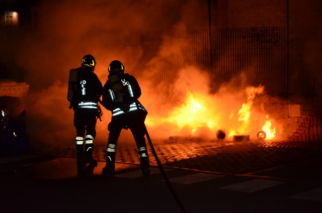 Uno dei roghi appiccati a Certaldo tra il 2 e 3 aprile 2013