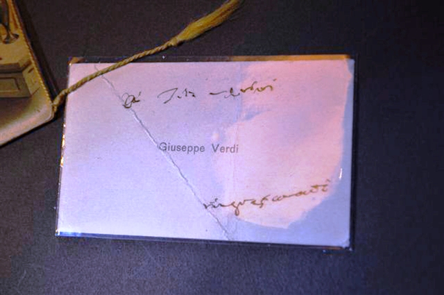 Una delle lettere di Giuseppe Verdi in esposizione a Prato