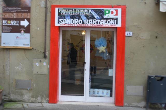 La sede del comitato del candidato alle primarie del PD di Castelfiorentino, Sandro Bartaloni (foto gonews.it)