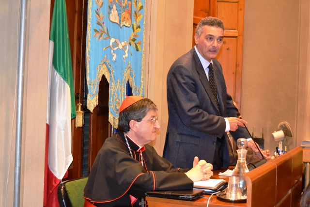 Il consiglio comunale di Empoli, presieduto da Sandro Piccini con ospite il cardinale Giuseppe Betori (foto gonews.it)