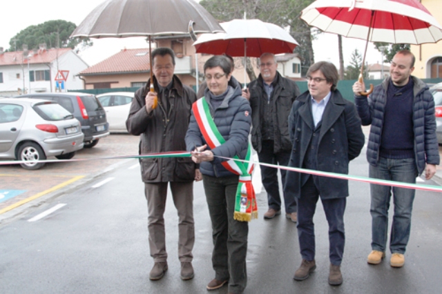 L'inaugurazione del parcheggio di Cortenuova a Empoli (foto gonews.it)