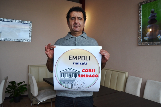 Riccardo Corsi (a destra) candidato sindaco della lista civica 'Empoli rialzati'  (foto gonews.it)