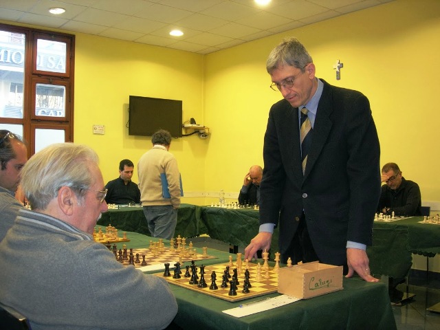 La simultanea di scacchi alla Misericordia di Empoli