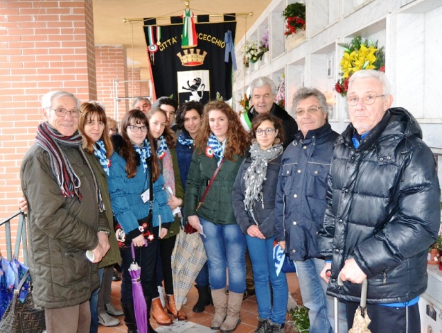 La delegazione di Fucecchio alla tomba di Nedo Nencioni a Empoli (foto gonews.it)