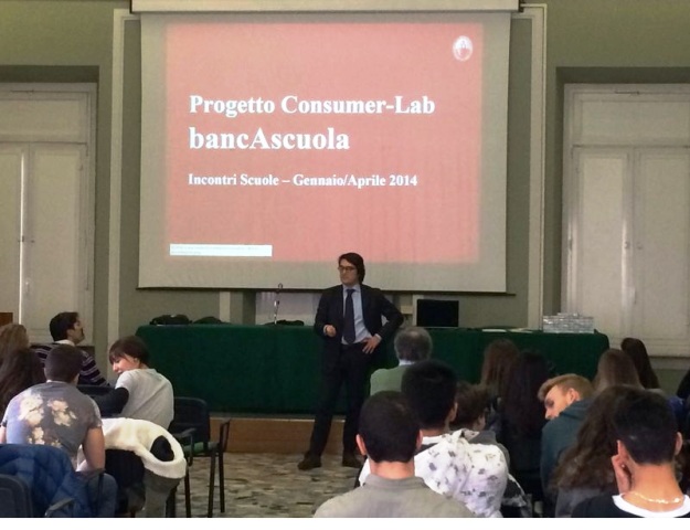 Monte dei Paschi  a Livorno con le associazioni dei consumatori e gli studenti del Vespucci