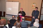 Il vescovo Tardelli interviene durante la cerimonia di consegne dei premi