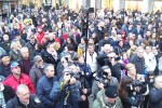 La folla che ha festeggiato l'arrivo di Re Carnevale e l'inizio della festa