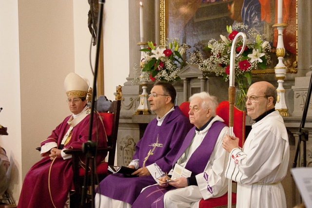 Messa a Sovigliana con il Cardinale Betori