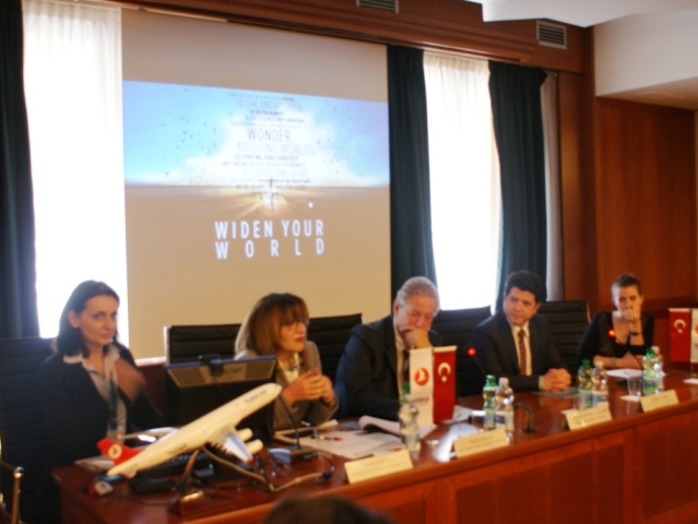 La presentazione del volo Pisa - Istanbul