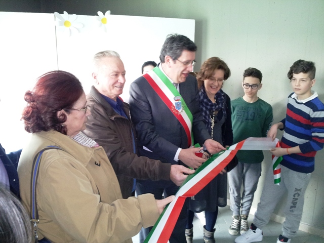 L'inaugurazione del defibrillatore alla 'Mazzei' di Poggio a Caiano