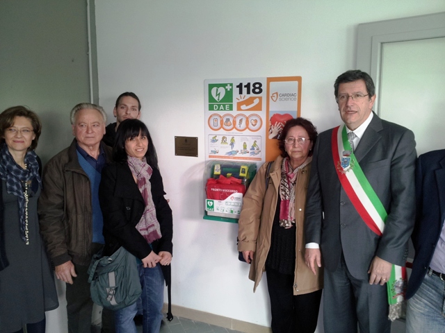 L'inaugurazione del defibrillatore alla 'Mazzei' di Poggio a Caiano