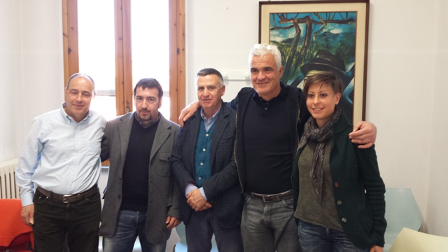 Da sinistra Andrea Tongiani, segretario Condotta Slow Food Empolese Valdelsa, Paolo Santini, assessore all'agricoltura di Vinci, Marco Peruzzi, agricoltore e Chiara Santini di Montalbano Domani (foto gonews.it)