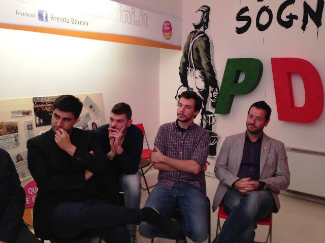 Brenda Barnini presenta i  nomi della lista civica a sostegno della sua candidatura a sindaco (foto gonews.it)