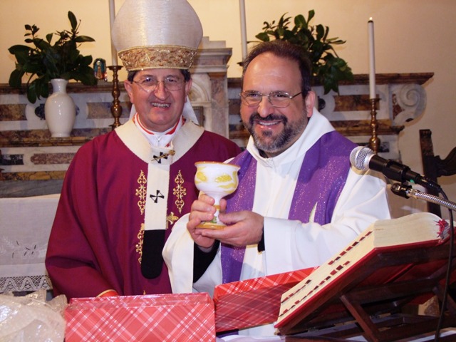 Il cardinale Giuseppe Betori con don Salvatore Alfieri
