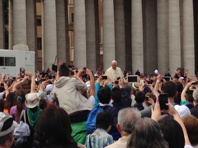 Papa Francesco in piazza San Pietro (foto gonews.it)