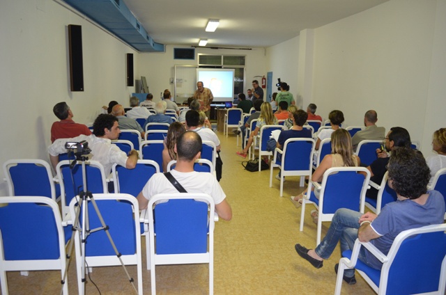 Uno dei momenti dell'incontro della Lifenergy a Certaldo per parlare dell'estrazione di CO2 (foto gonews.it)