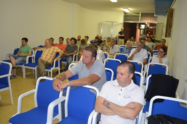 Il pubblico presente all'incontro della Lifenergy sull'estrazione di Co2 a Certaldo (foto gonews.it)
