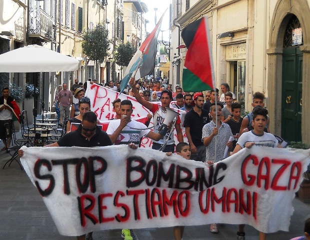 Il corteo nel centro