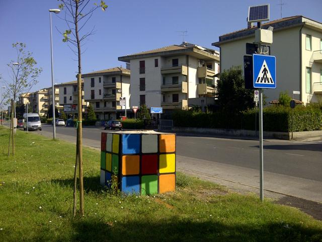 Il cubo di zed1 a Certaldo