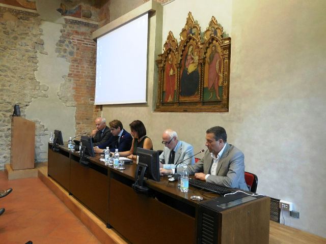 Da destra: Valter Tamburini (presidente Cna Toscana), Daniele Vaccarino (presidente nazionale Cna), Elena Calabria (presidente Cna Pistoia), Claudio Bettazzi (presidente Cna Prato), Andrea Calistri (presidente Cna Firenze)