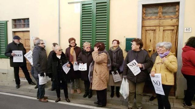 Chiudono Gli Uffici Postali I Cittadini Scendono In Piazza A Marcialla