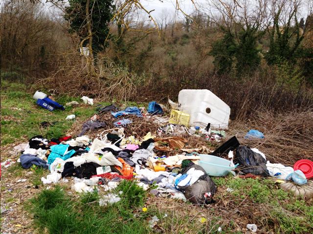 fucecchio_via_ramoni_discarica_abusiva_2014_02_15_12