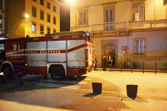 empoli_vigili_fuoco_principio_incendio_appartamento_piazza_vittoria_2014_03_20_1