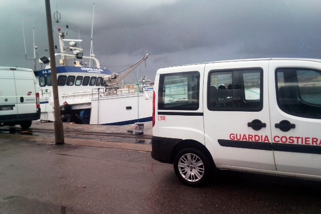 livorno_capitaneria_porto_sequestro_pesce_2014_03_05_7