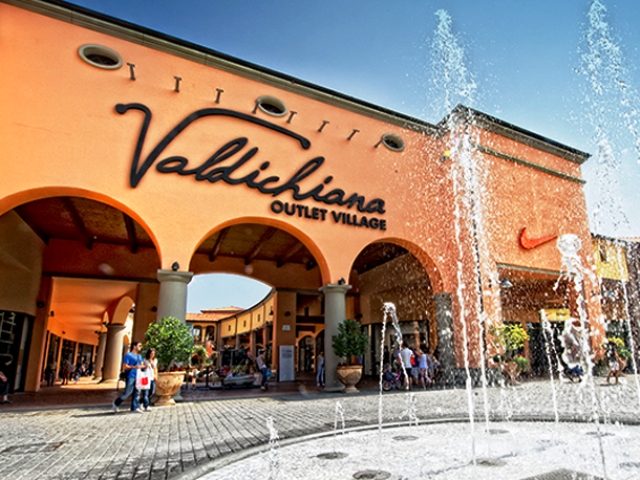 Blackstone è il nuovo proprietario del Valdichiana Outlet Village -  gonews.it