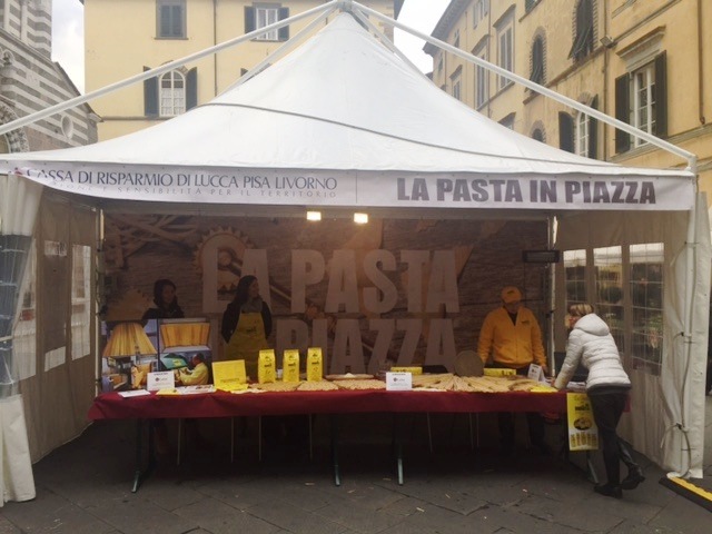 Pasta In Piazza Con La Cassa Di Risparmio Di Lucca Pisa Livorno Gonews It