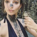 Emily Ratajkowski in Toscana
